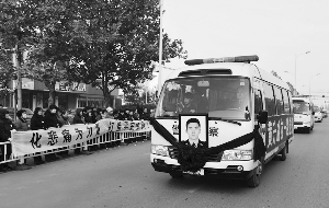 数千市民自发上街送英雄最后一程 图片来自网络