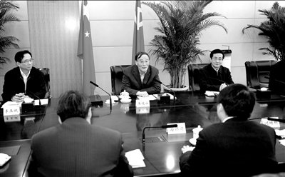 王岐山:党的作风关乎人心向背生死存亡