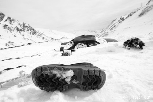 户外知识:遇到雪崩时的逃生技巧