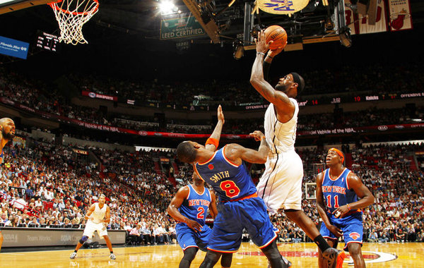 2012年12月7日,12/13赛季NBA常规赛,在一场东部榜首大战中,尼克斯客场112-92大胜热火,詹姆斯31分,顶替林书豪位置的费尔顿拿到全队最高分27分。…