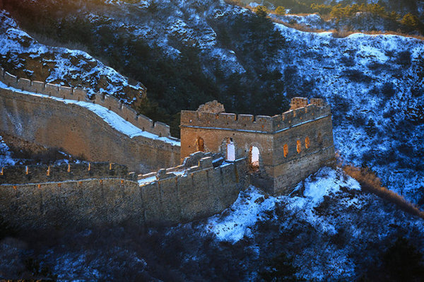 雪后炫彩金山岭