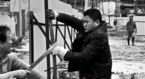 广州政府工程施工扰民 工人与街坊打斗