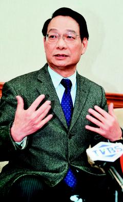 “立委”吕学樟昨天举行记者会,对于办公室主任遭搜索感到讶异,并说办公室没有经手补助款,不解为何发生这种事,相信主任清白。