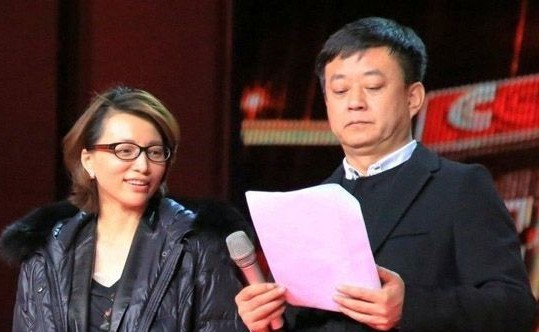 董卿朱军素颜彩排照曝光 震撼网友诉说貌似“路人”