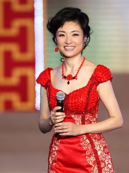 周涛升职转幕后缺席蛇年春晚 网友失望盼其回归