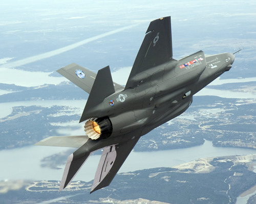 资料图:F-35战机 data-cke-saved-src=