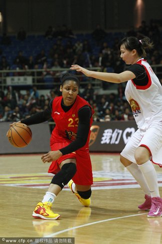 WCBA总决赛:摩尔疯狂53+13 山西客胜浙江1-0