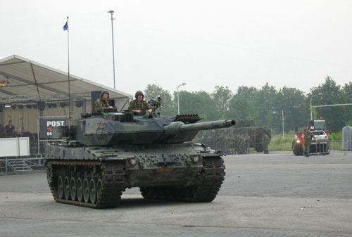 豹2A6主战坦克