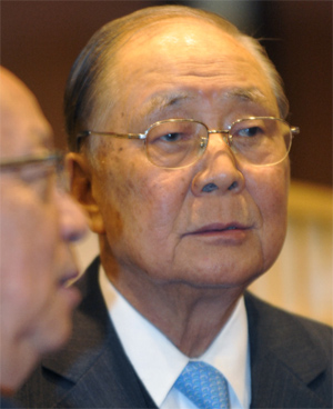 前“行政院副院长”徐立德