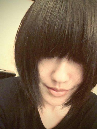 小S自曝照片称把刘海留长 媒体:此举吓人