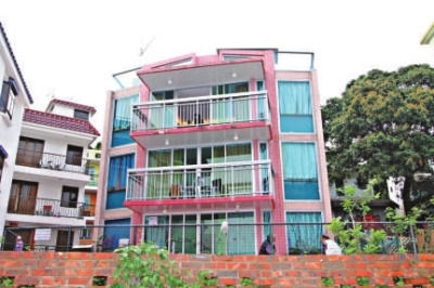现场为大屿山塘福村1栋度假屋的顶楼单位。香港《大公报》